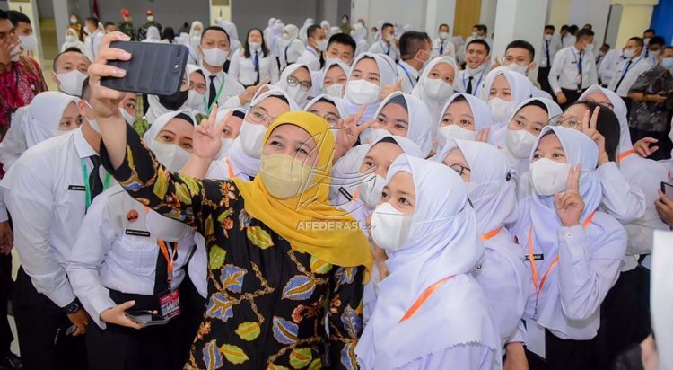 Khofifah : Peserta Latsar CPNS  Harus Lipatgandakan Inovasi dan Kreatifitas